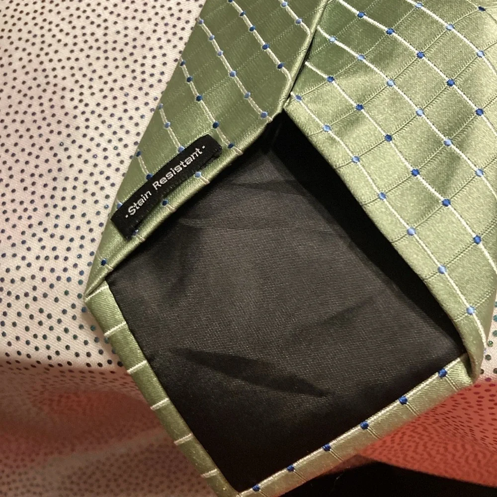 Croft & narrow men’s tie in good condition